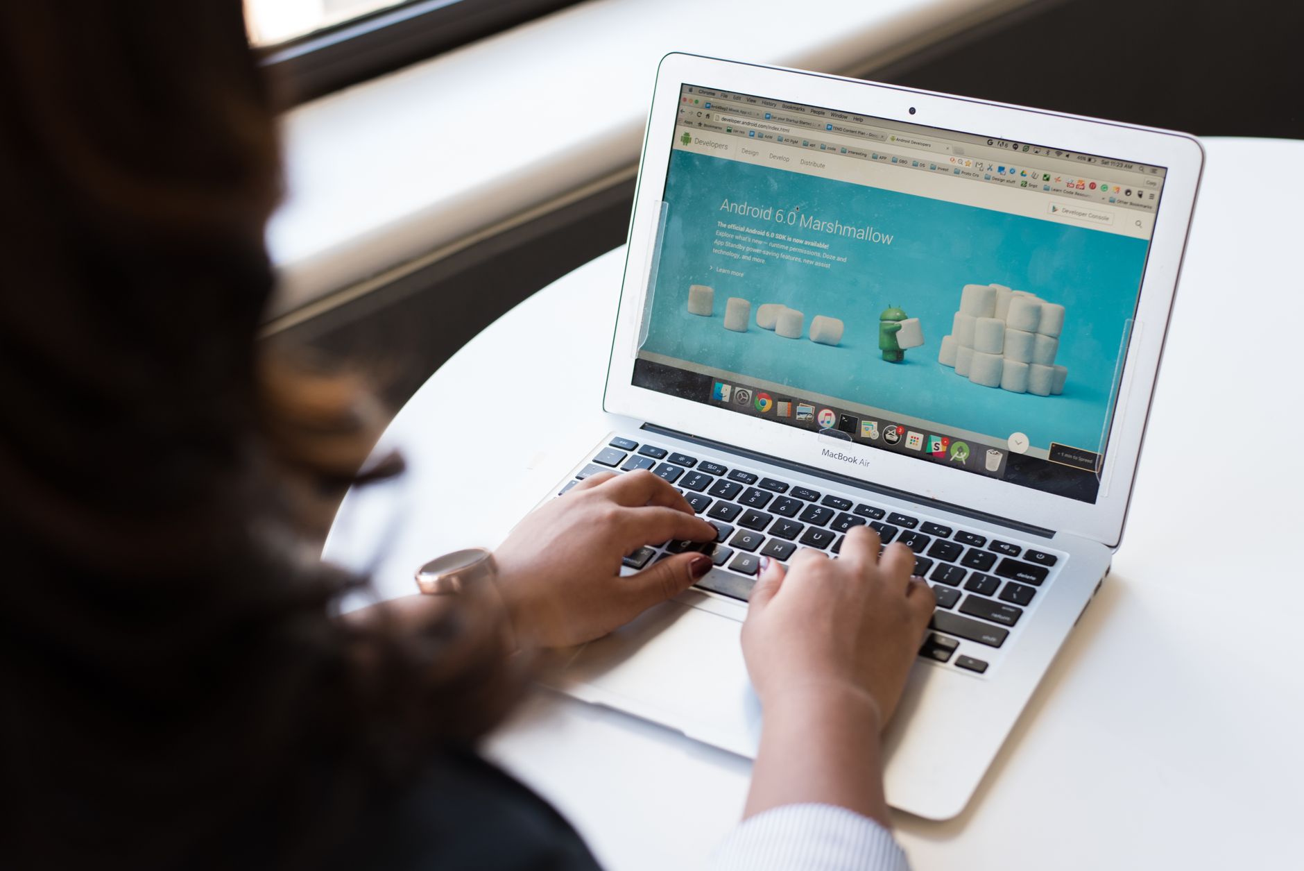 Tim profesional menyediakan jasa pembuatan website Magetan dengan desain responsif dan SEO optimal.